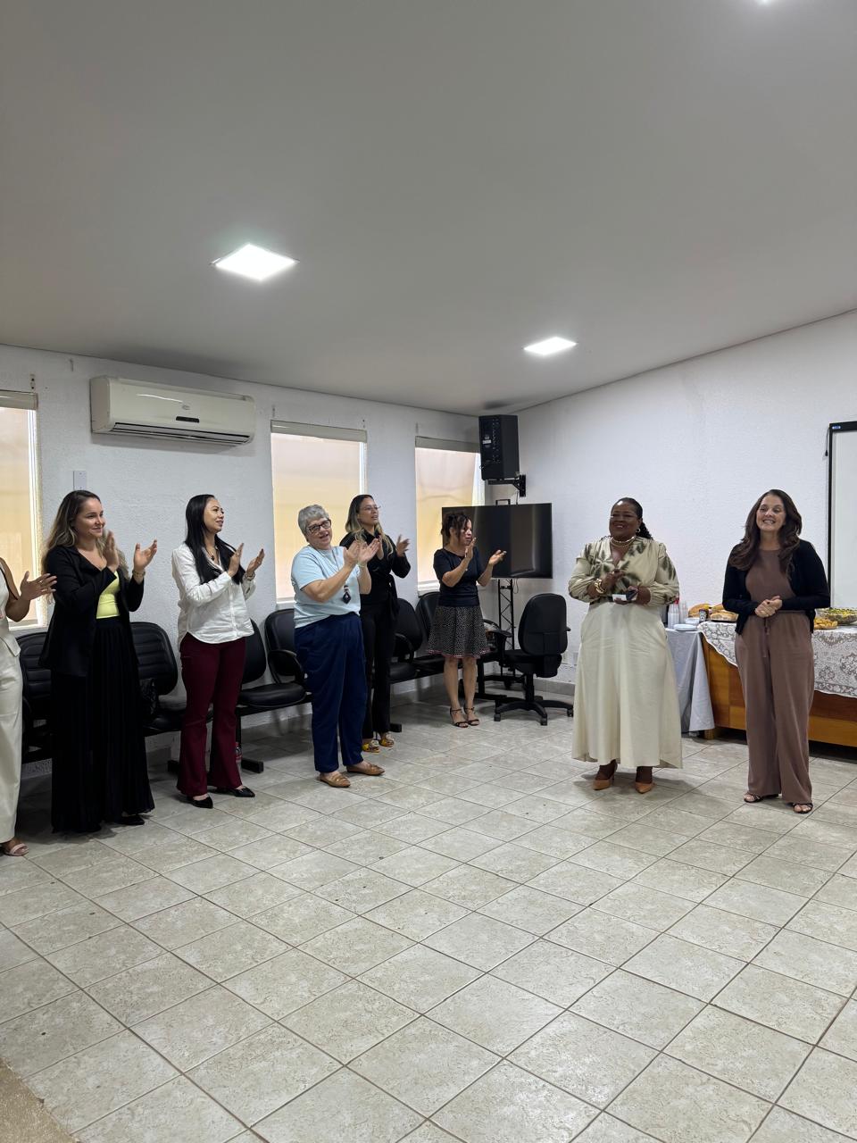 Café da manhã especial marca homenagem às servidoras da ELERO pelo Dia Internacional da Mulher