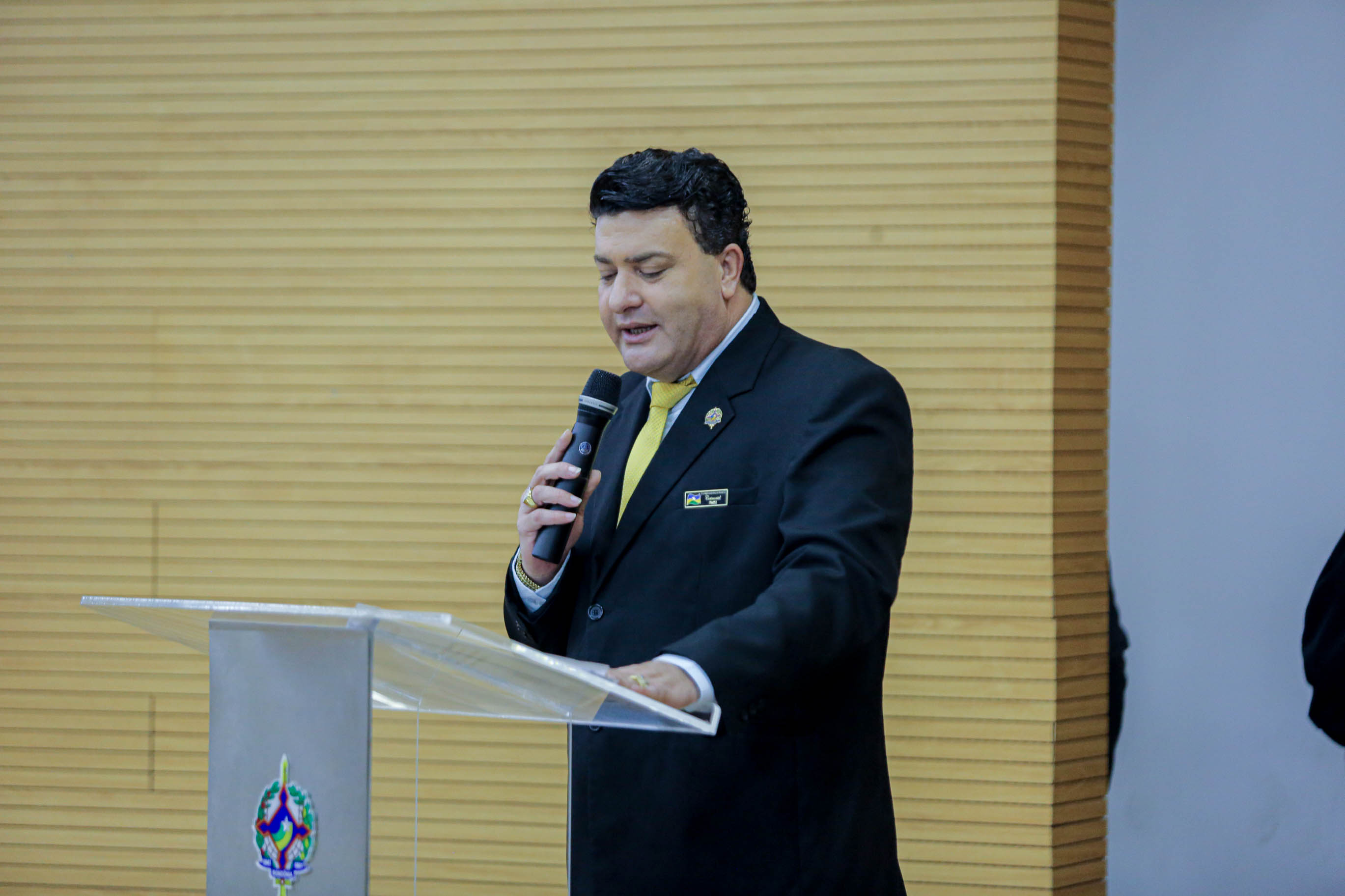 Identidade Renovada: O Dia da Nova Logomarca da Escola do Legislativo de RO
