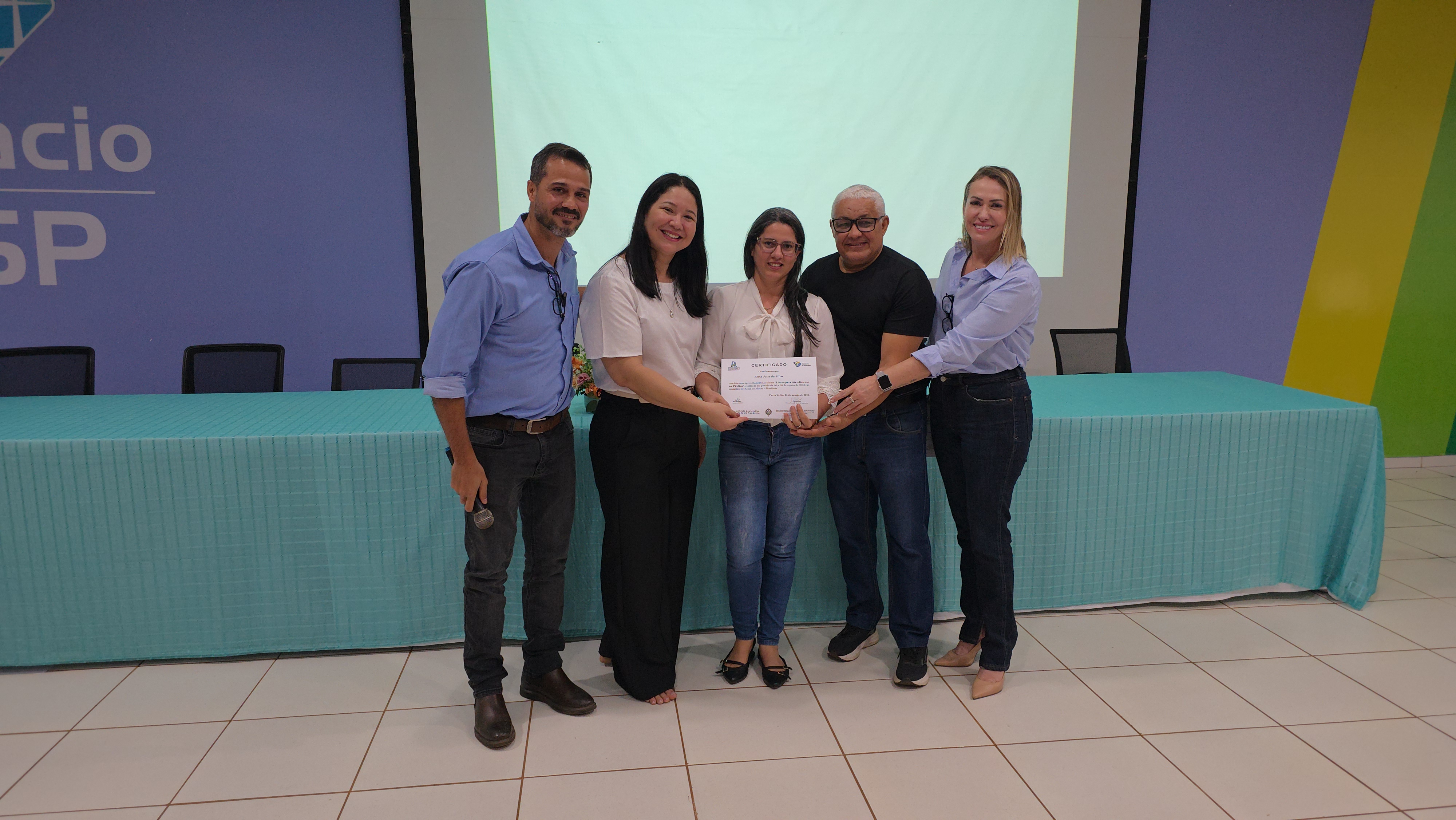 Oficina de Libras para os professores da Educação do município de Rolim de Moura