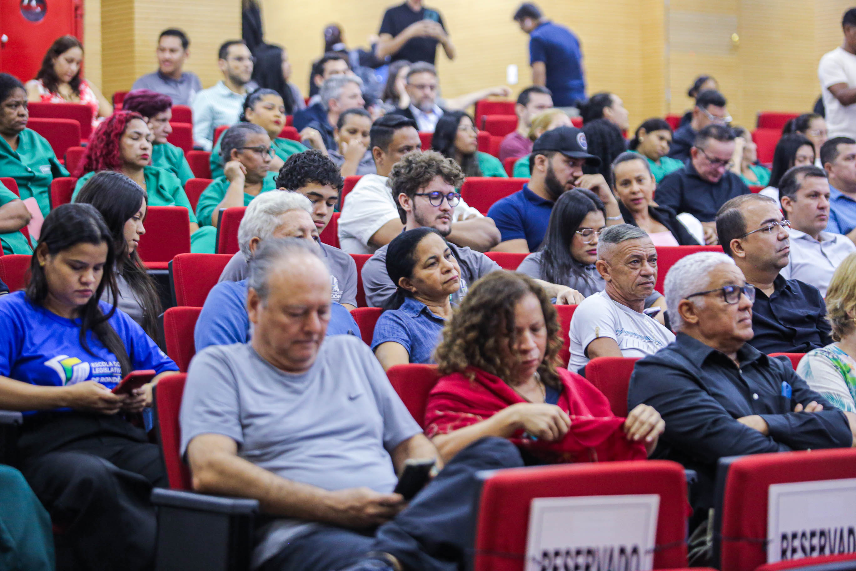Identidade Renovada: O Dia da Nova Logomarca da Escola do Legislativo de RO